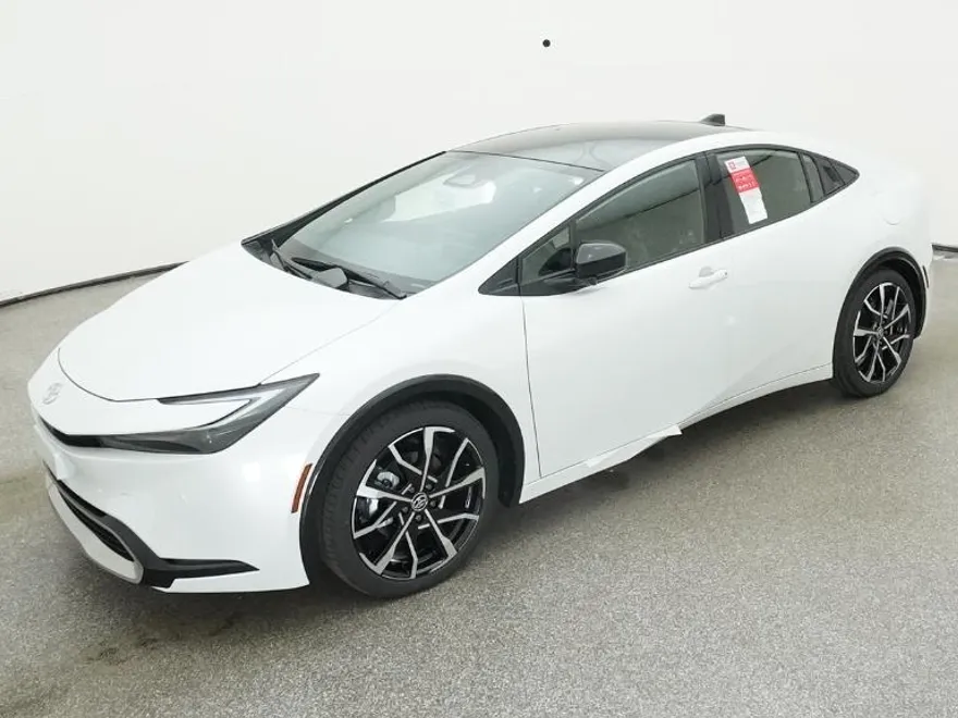 2025 Toyota Prius XSE Plug-in Hybrid photo 1