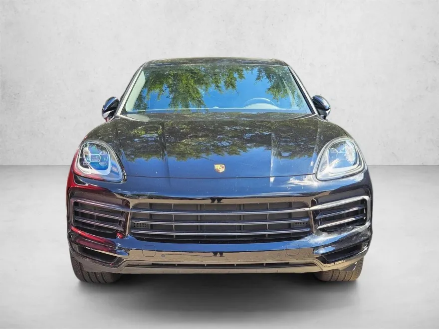 2022 Porsche Cayenne S photo 1