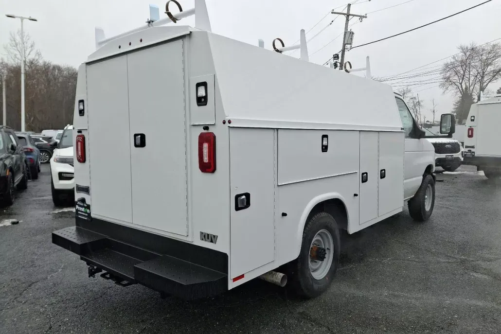 2025 Ford E-350 Base photo 1