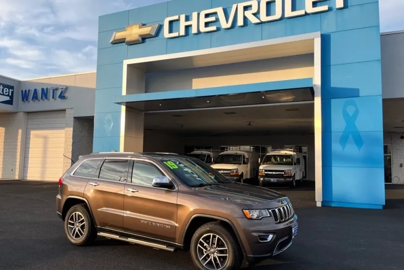 2019 Jeep Grand Cherokee Limited photo 1
