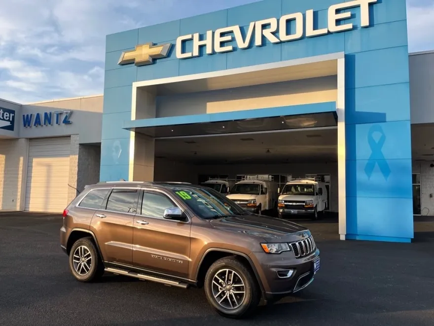 2019 Jeep Grand Cherokee Limited photo 1