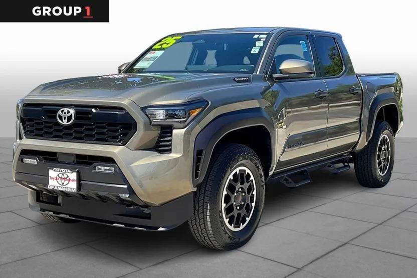 2025 Toyota Tacoma TRD photo 1