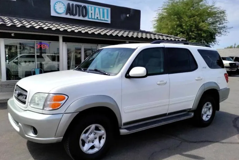 2002 Toyota Sequoia SR5 photo 1
