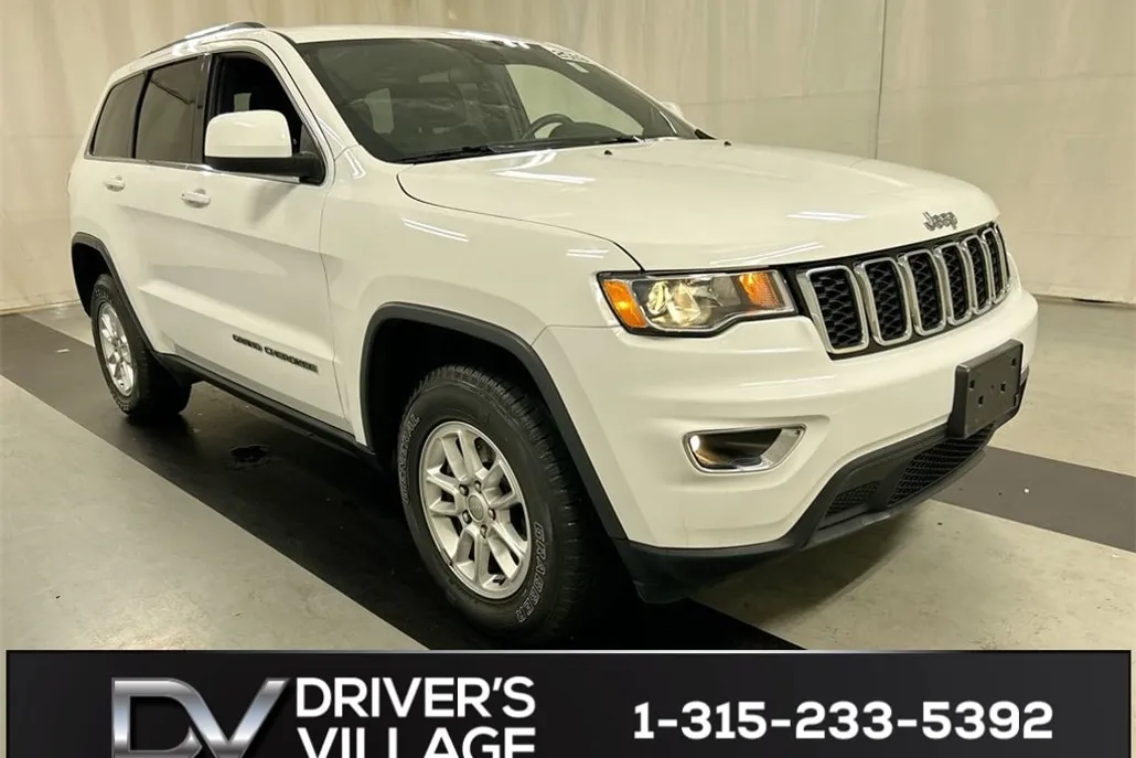 2019 Jeep Grand Cherokee Laredo E photo 1