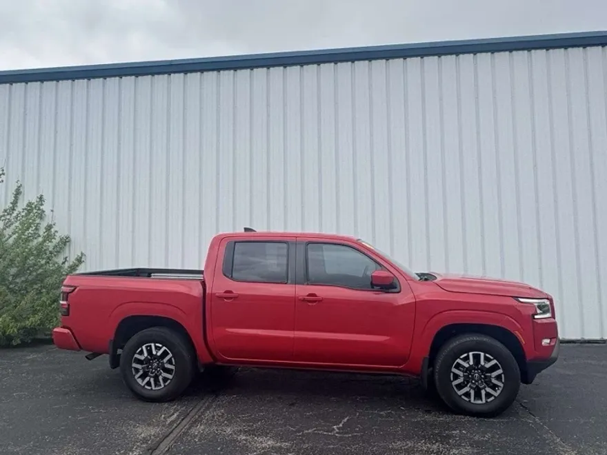 2024 Nissan Frontier SL photo 1