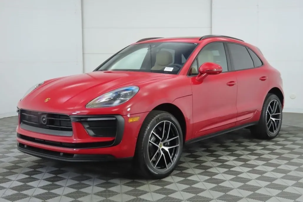 2025 Porsche Macan Base photo 1