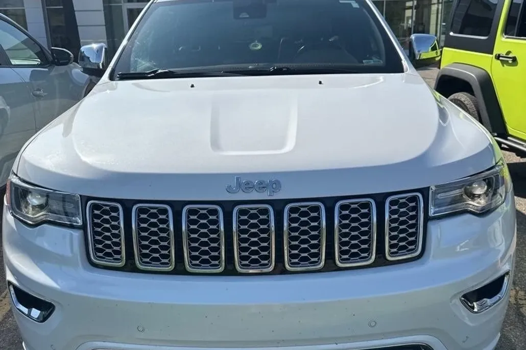 2020 Jeep Grand Cherokee Overland photo 1