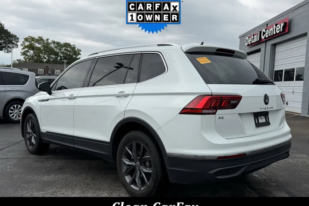2022 Volkswagen Tiguan SE photo 1