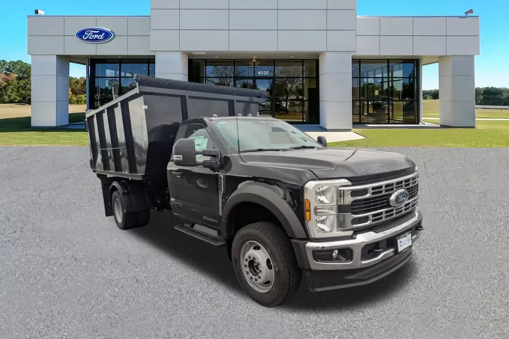 2024 Ford F-600 photo 1