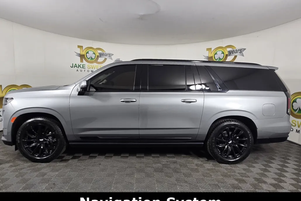2023 Cadillac Escalade ESV Sport Platinum photo 1