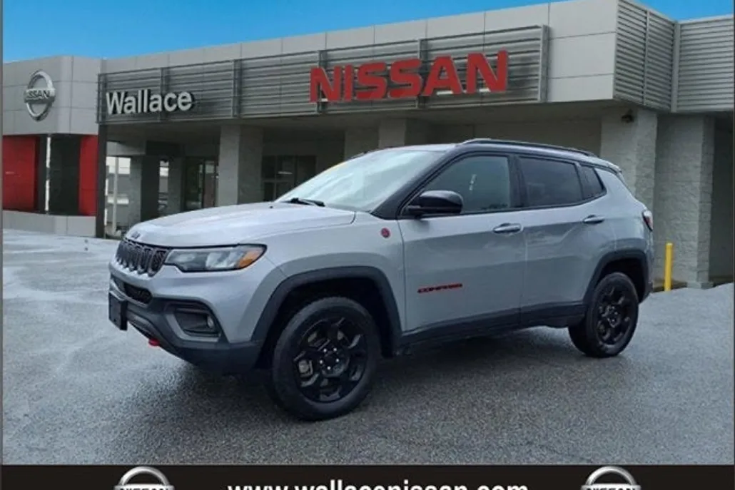 2023 Jeep Compass Trailhawk photo 1
