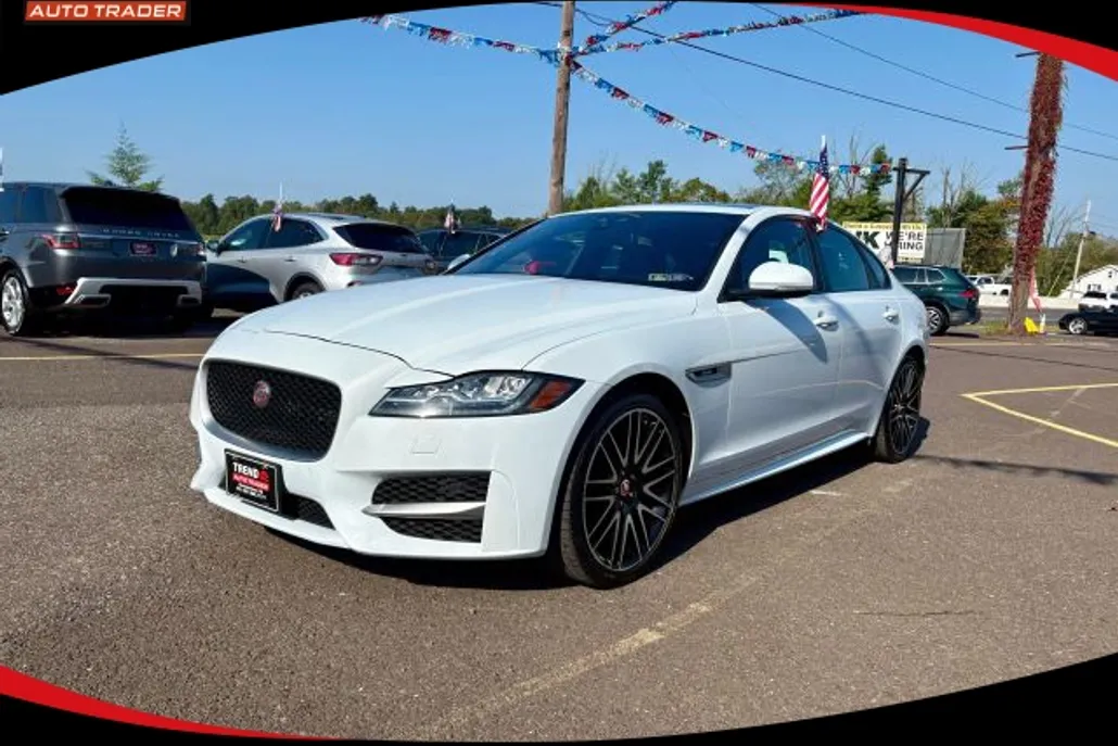 2016 Jaguar XF R-Sport photo 1