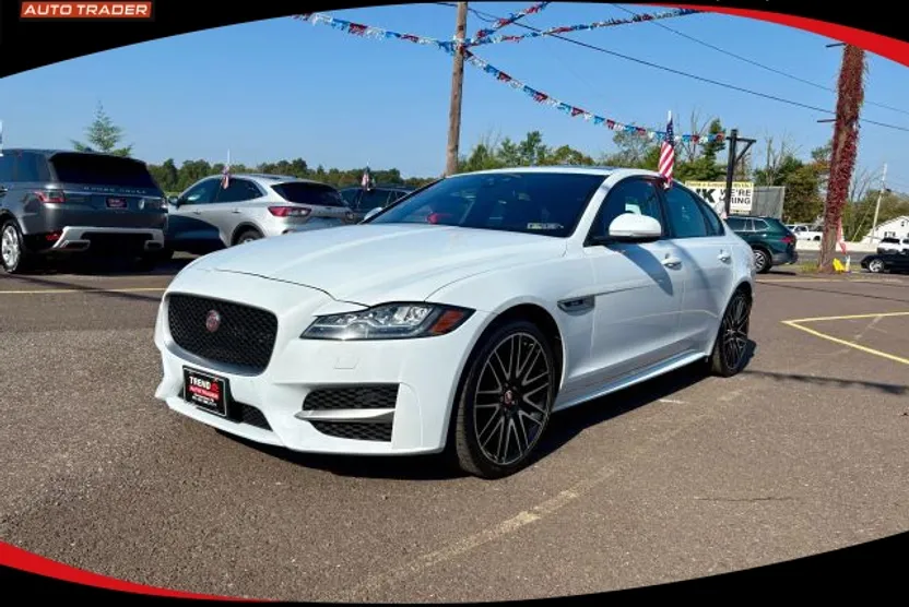 2016 Jaguar XF R-Sport photo 1