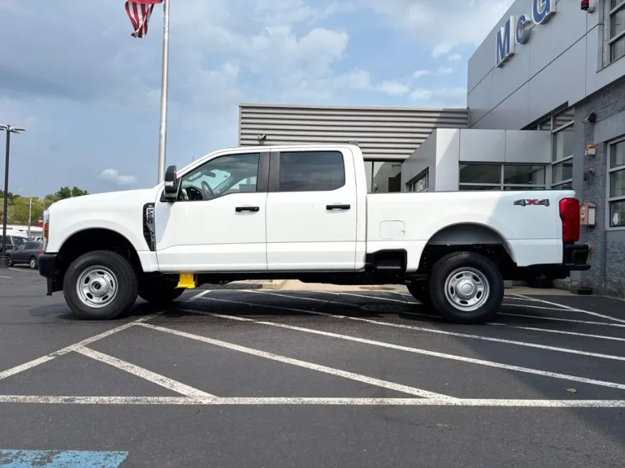 2025 Ford F-250 XL photo 1