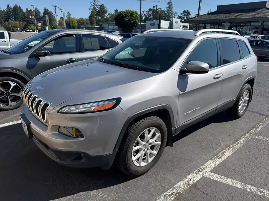 2018 Jeep Cherokee Latitude photo 1