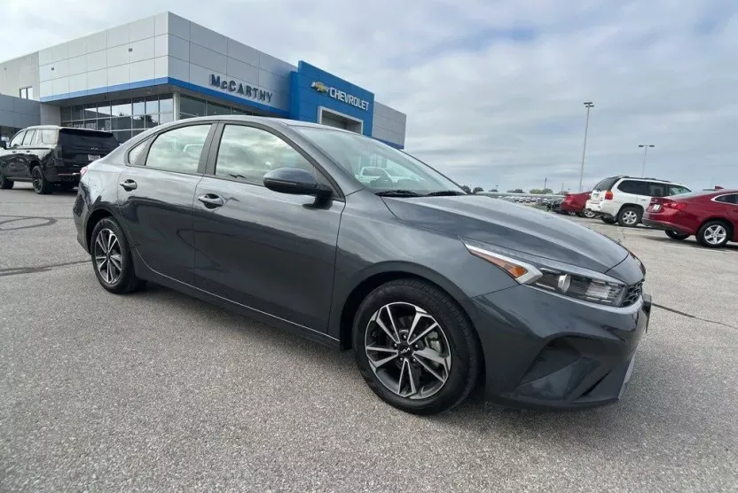 2024 Kia Forte LXS photo 1
