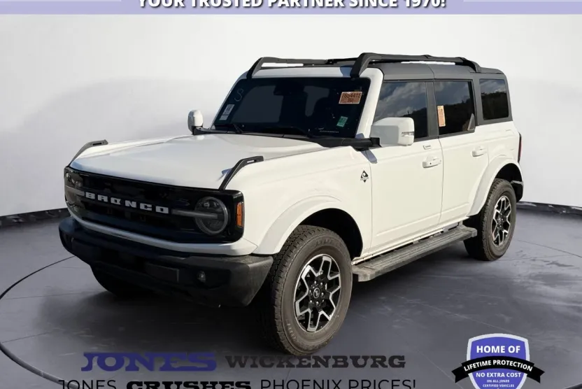 2023 Ford Bronco Outer Banks photo 1
