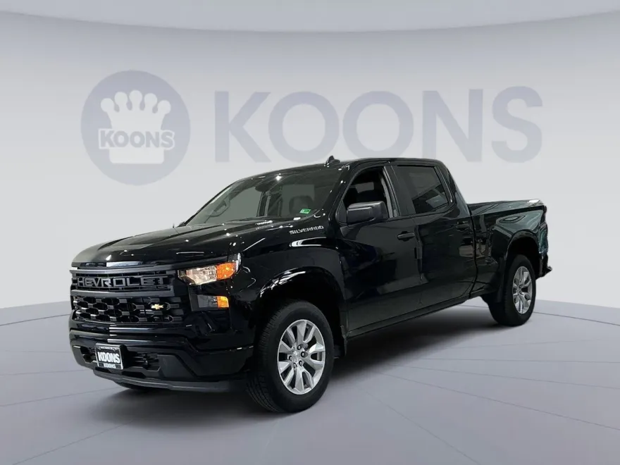 2025 Chevrolet Silverado 1500 Custom photo 1