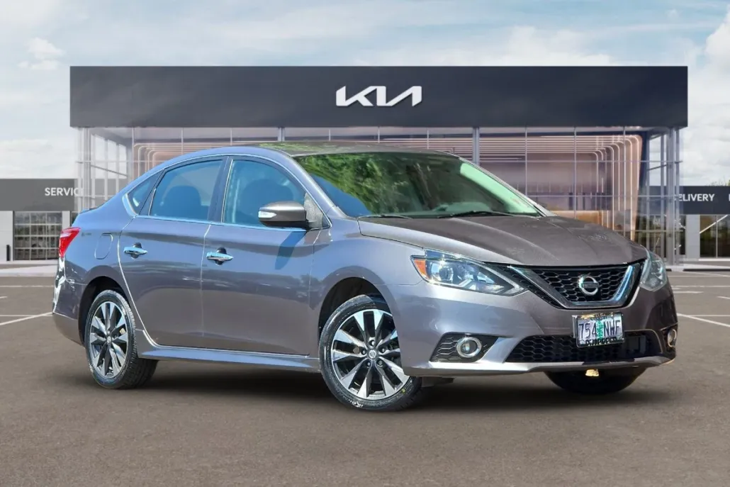 2019 Nissan Sentra SR photo 1
