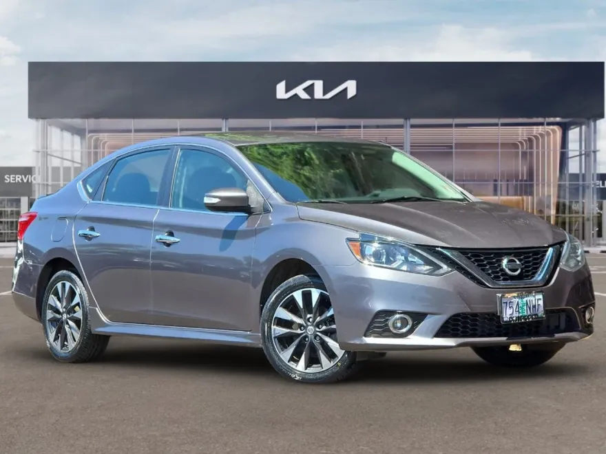 2019 Nissan Sentra SR photo 1