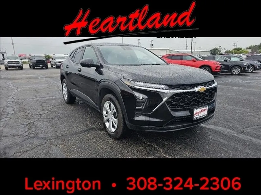 2025 Chevrolet Trax LS photo 1