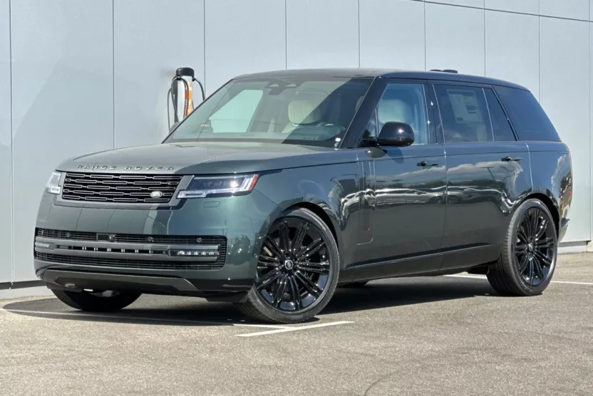 2025 Land Rover Range Rover SE photo 1