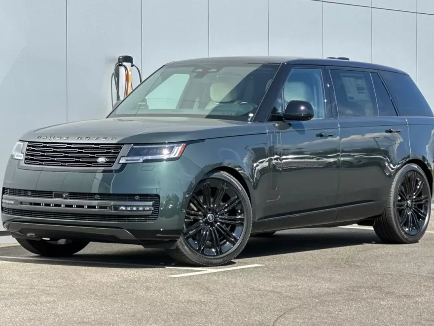 2025 Land Rover Range Rover SE photo 1
