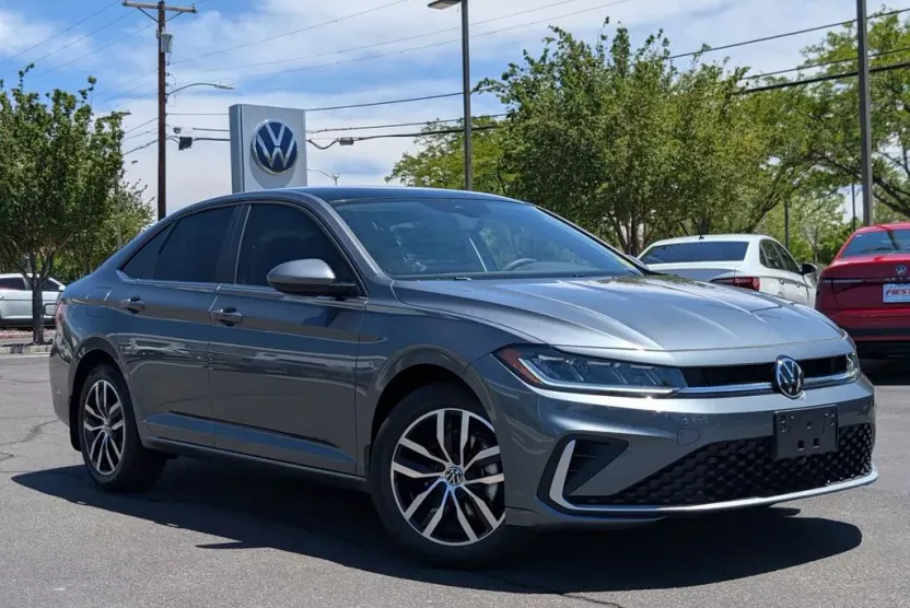 2025 Volkswagen Jetta 1.5T SE photo 1