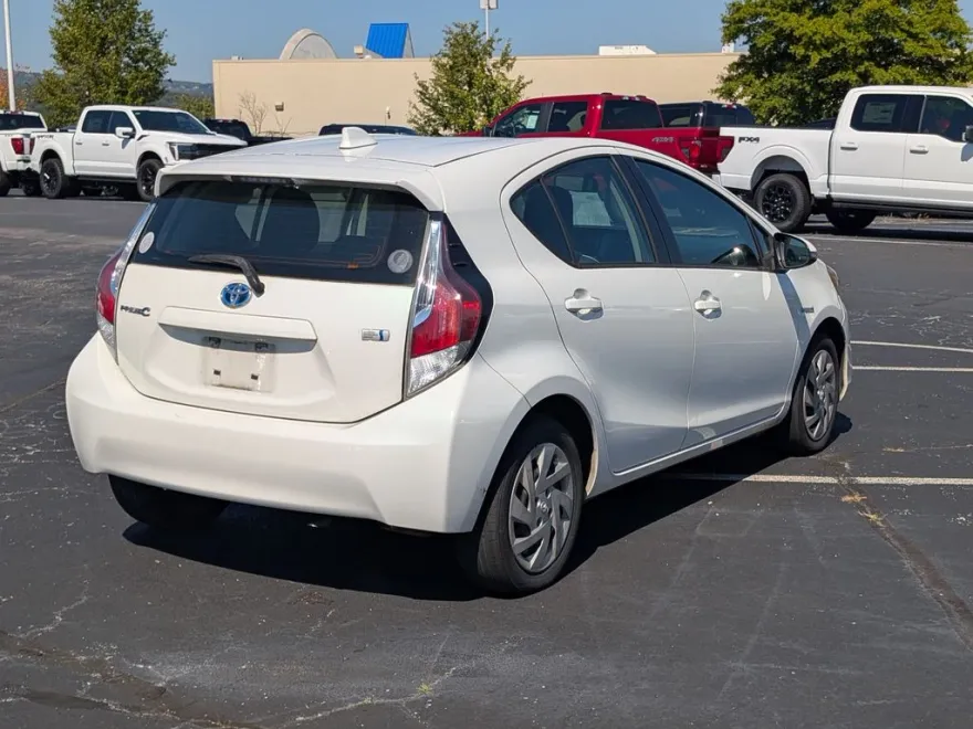2015 Toyota Prius C Four photo 1