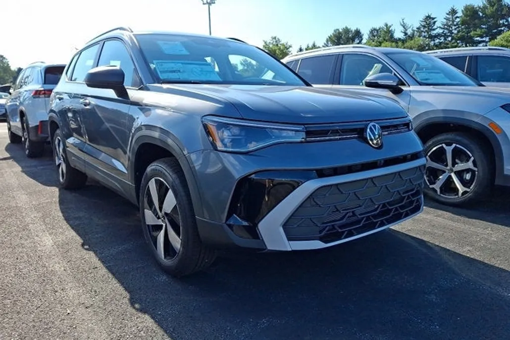 2025 Volkswagen Taos S photo 1