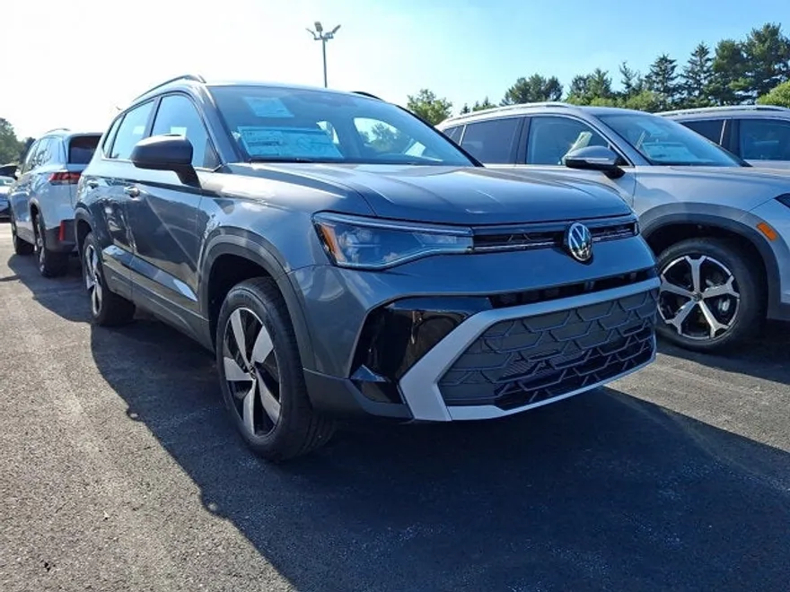 2025 Volkswagen Taos S photo 1