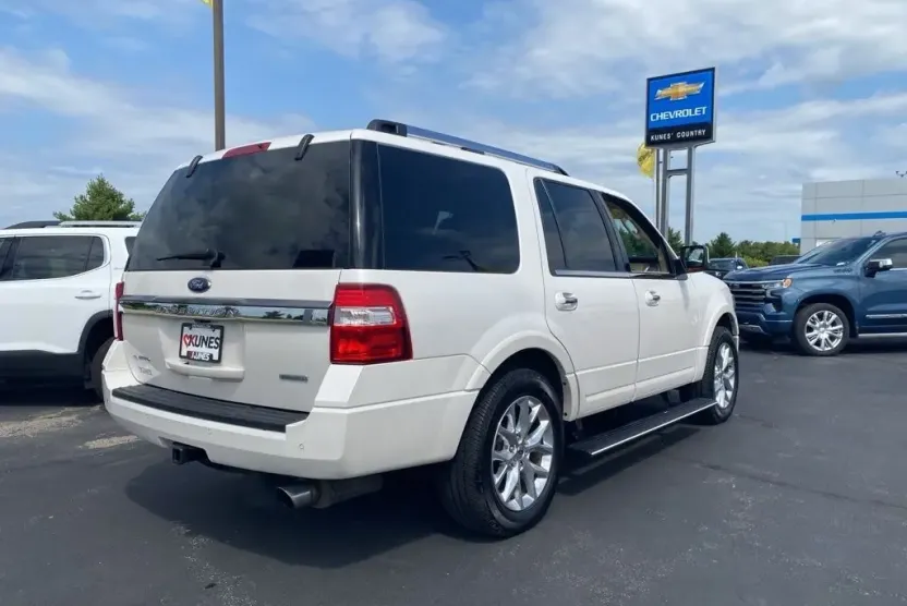 2017 Ford Expedition Limited photo 1