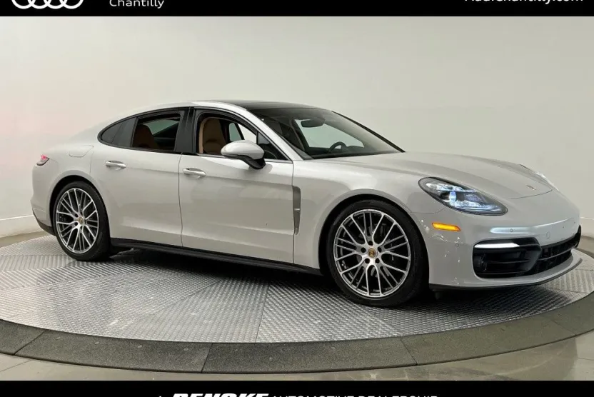 2023 Porsche Panamera 4 Platinum photo 1