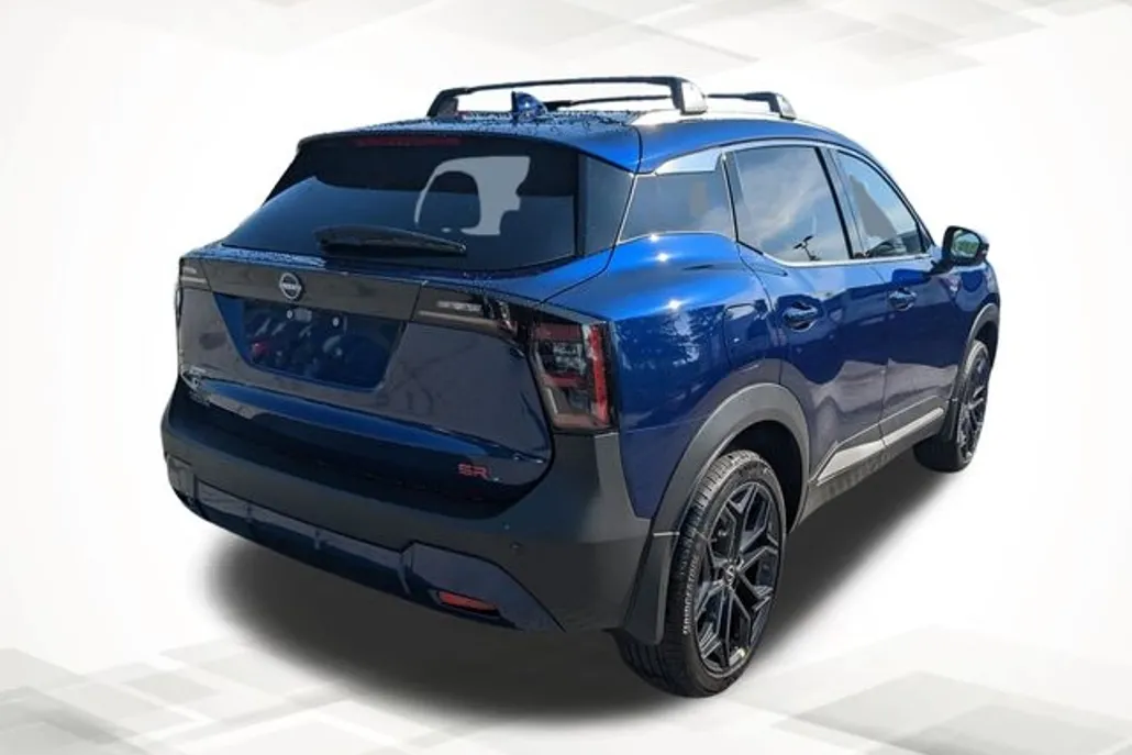 2025 Nissan Kicks SR photo 1
