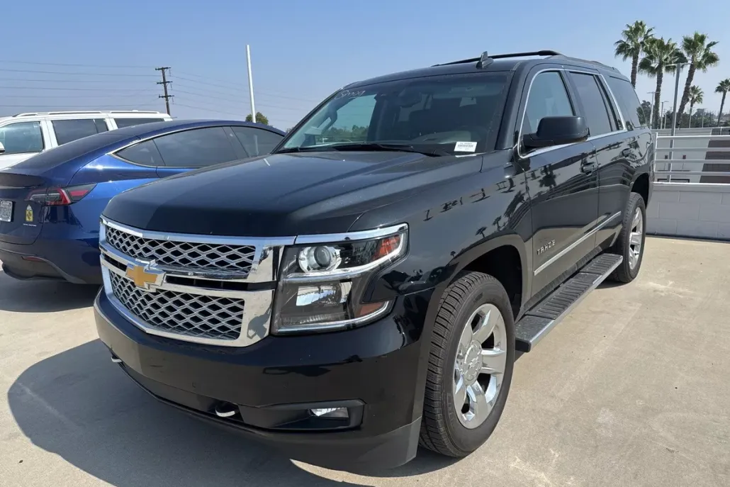 2019 Chevrolet Tahoe LT photo 1