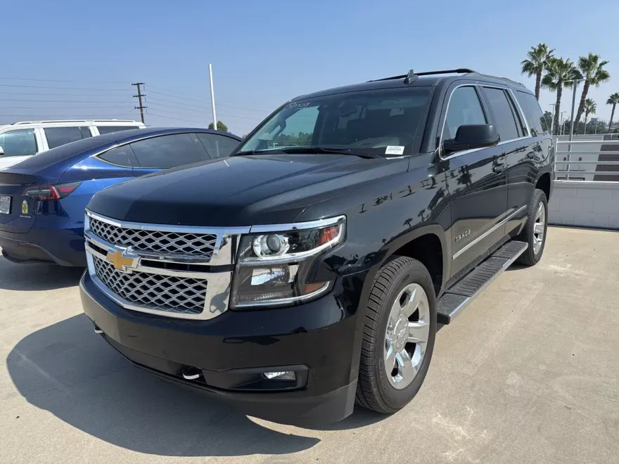 2019 Chevrolet Tahoe LT photo 1