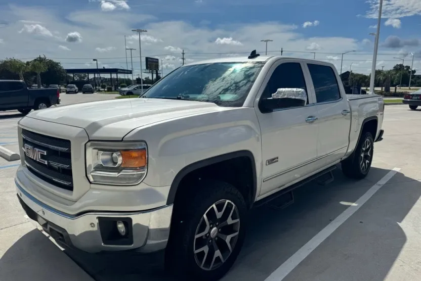 2015 Gmc Sierra 1500 SLT photo 1