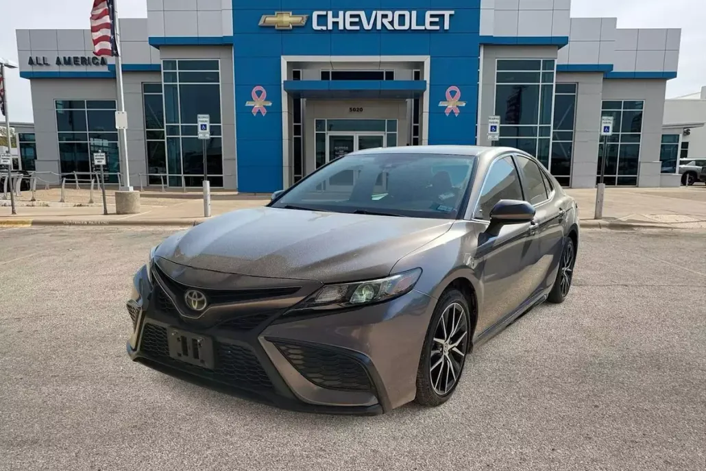 2021 Toyota Camry SE photo 1