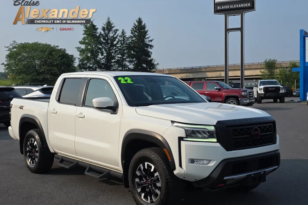 2022 Nissan Frontier PRO-4X photo 1