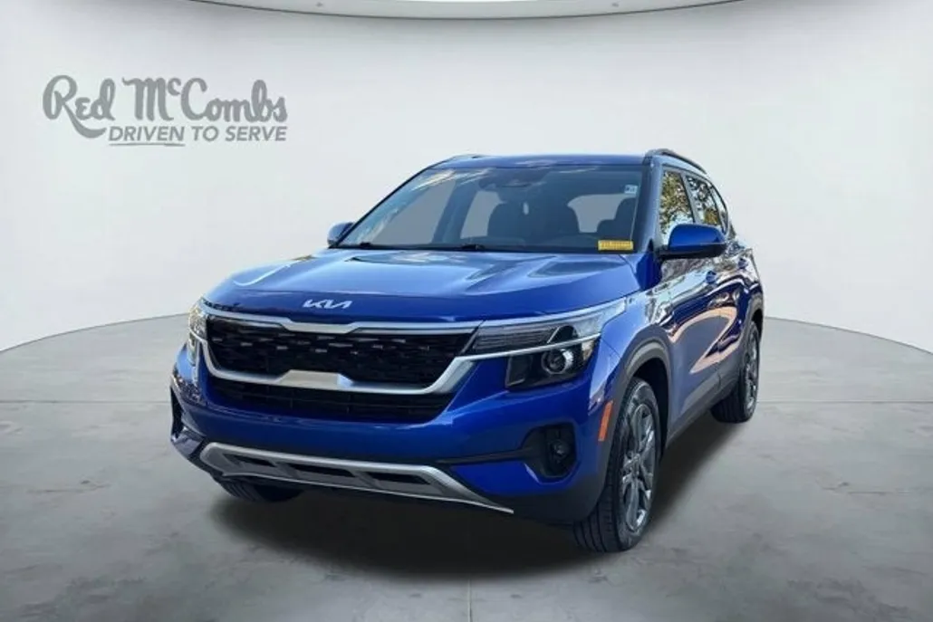 2023 Kia Seltos S photo 1
