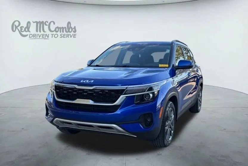 2023 Kia Seltos S photo 1