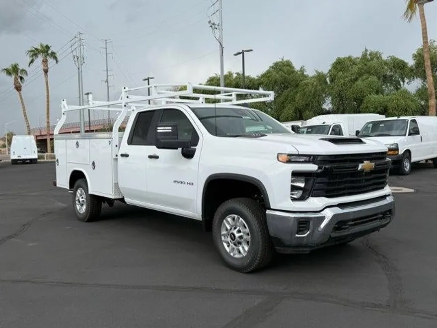 2025 Chevrolet Silverado 2500HD photo 1