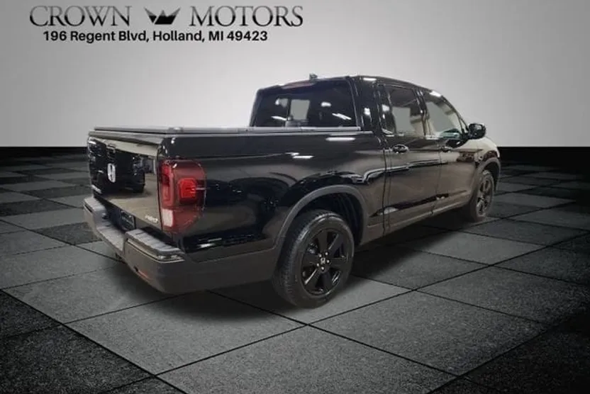 2018 Honda Ridgeline Black Edition photo 1