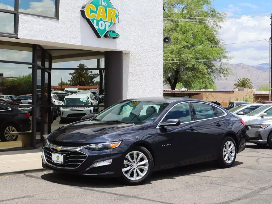 2023 Chevrolet Malibu 1LT photo 1