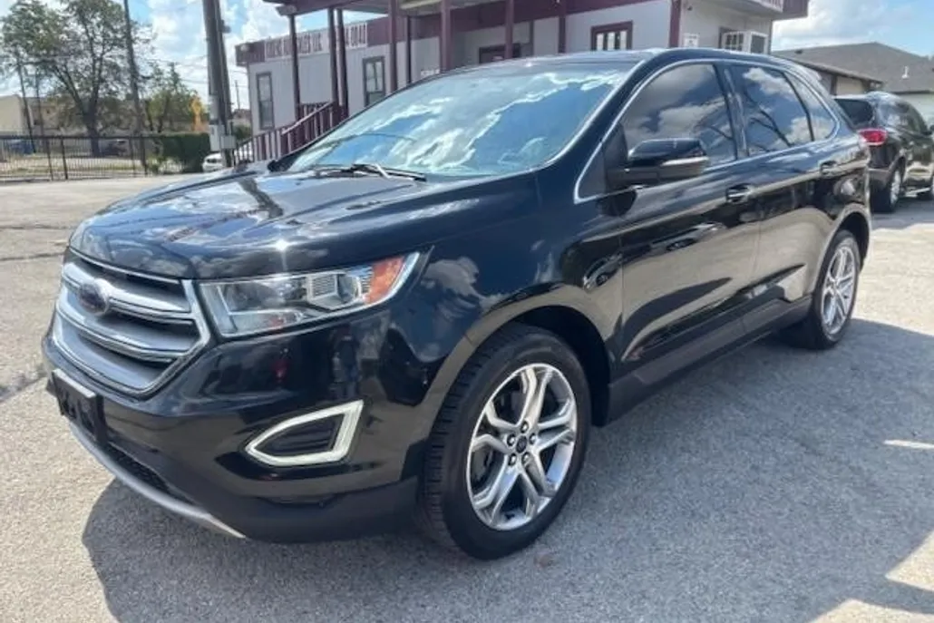 2017 Ford Edge Titanium photo 1