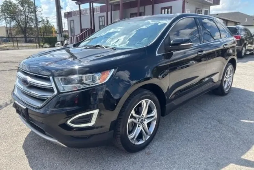 2017 Ford Edge Titanium photo 1
