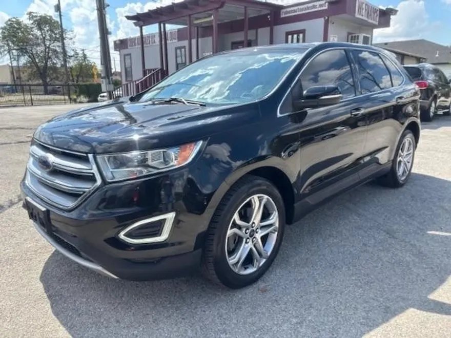 2017 Ford Edge Titanium photo 1