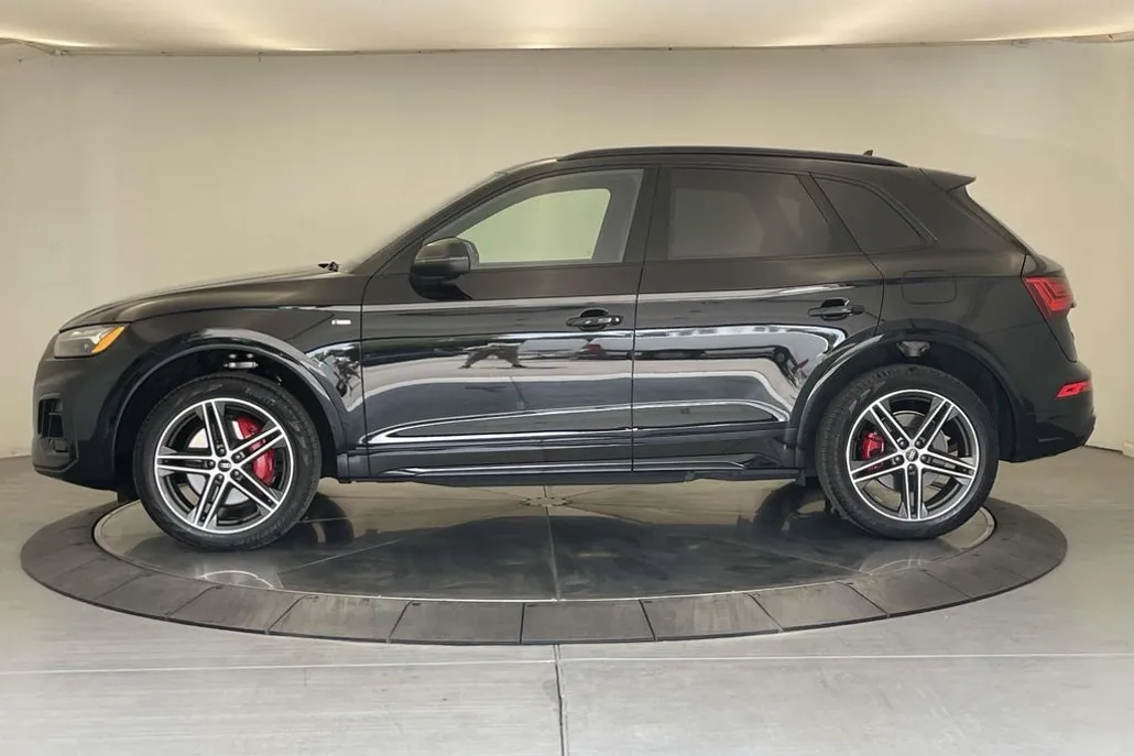 2024 Audi Q5 55 Premium Plus photo 1