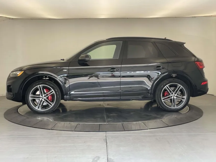 2024 Audi Q5 55 Premium Plus photo 1