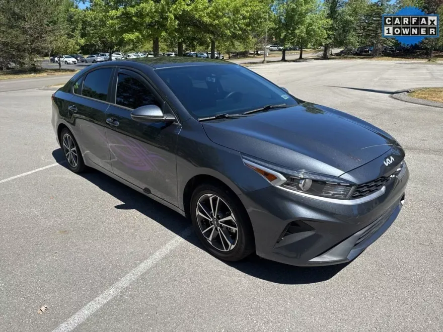 2022 Kia Forte LXS photo 1
